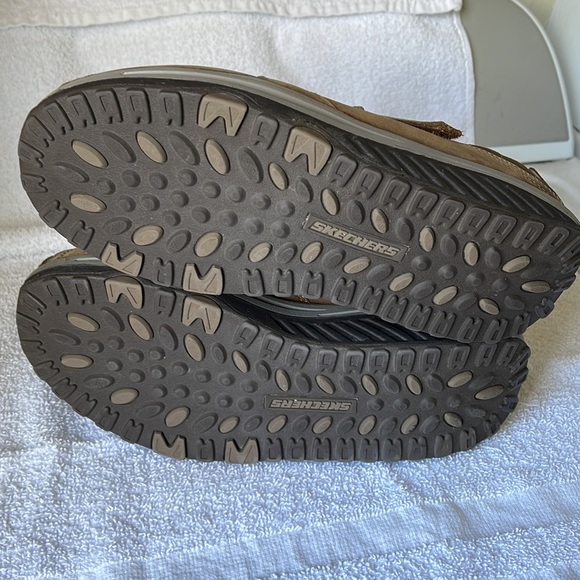 Skechers Shape-Ups - Brown suede and close to perfect! Worn one time. Very nice! - Picture 6 of 10